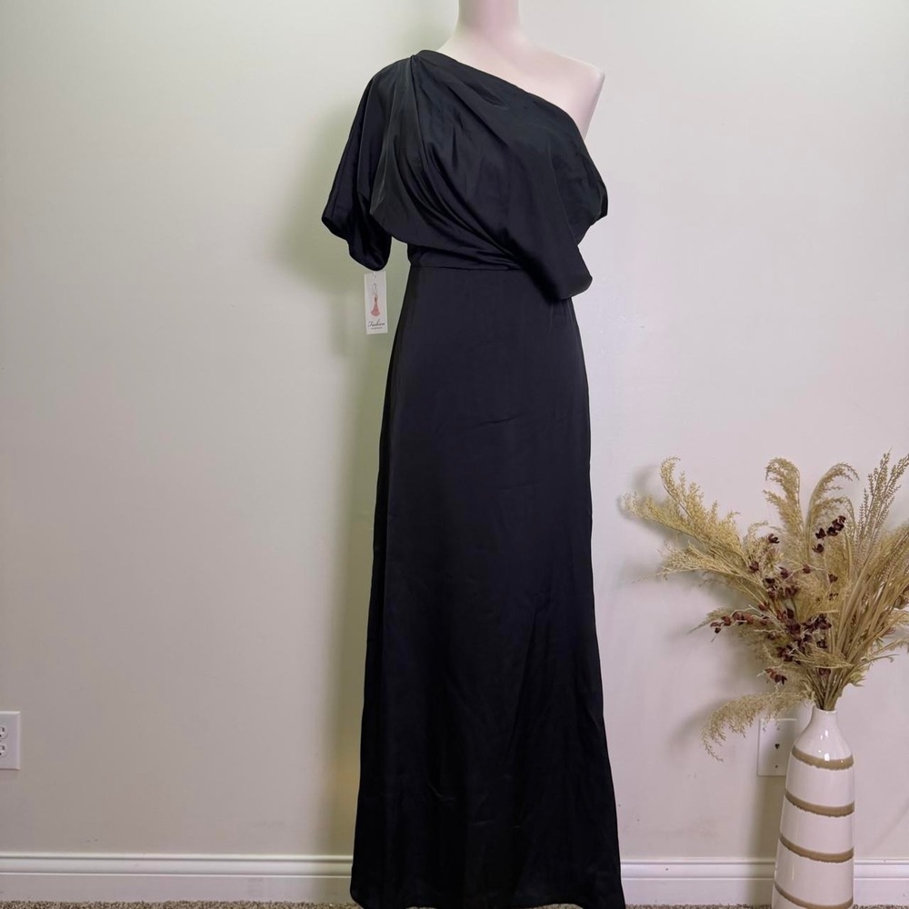 Black Off the-Shoulder Satin Maxi Gown Size 8